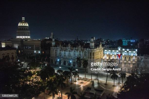 national capitol building and parque central in havana at dawn - havana city stock pictures, royalty-free photos & images
