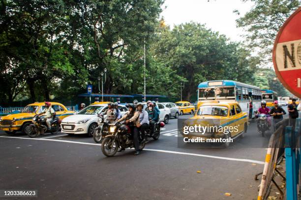 車輛停在加爾各答的行人十字路口庫存照片 - kolkata 個照片及圖片檔