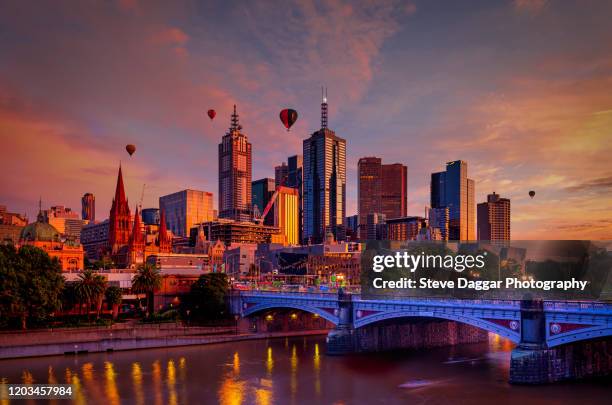 melbourne sunrise - melbourne skyline stock pictures, royalty-free photos & images