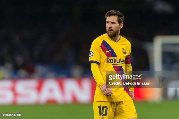 Lionel Messi of FC Barcelona Looks on during the UEFA Champions League round of 16 first leg match between SSC Napoli and FC Barcelona at Stadio San...
