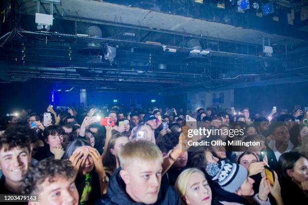 London O2 Crowds 1,912 O2 Academy Islington Photos Stock Photos, High-Res Pictures, and ...