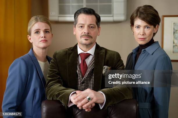 February 2020, North Rhine-Westphalia, Cologne: The actors Mira Bartuschek, Fritz Karl and Sonja Baum are on the film set for the second season of...