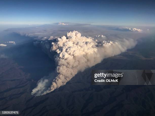 bushfire en australie - australia wildfires photos et images de collection