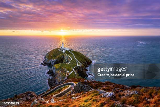 south stack lighthouse, holyhead, anglesey, wales - anglesey stock pictures, royalty-free photos & images