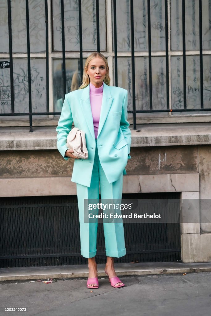 Street Style  - Paris Fashion Week - Haute Couture Spring/Summer 2020 : Day One