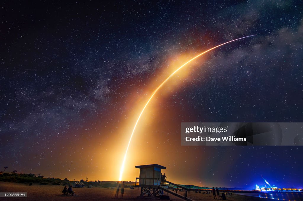 Falcon Heavy SpaceX rocket launch