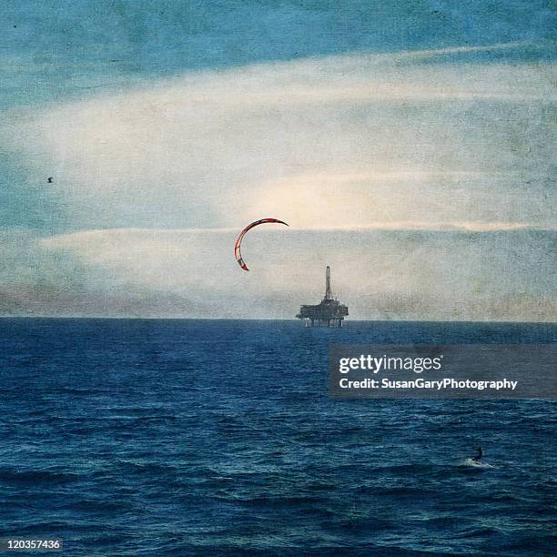 Oil Rigs Rough Surf Oil Rig Texture Photos and Premium High Res Pictures - Getty Images