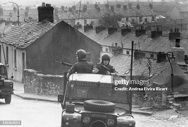 British Army patrol in Derry , Northern Ireland, August 1974.