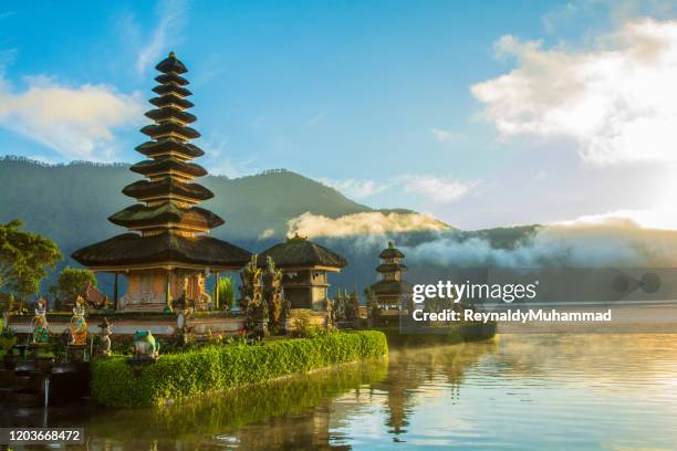 ulun danu temple - pura ulu danau temple stock pictures, royalty-free photos & images