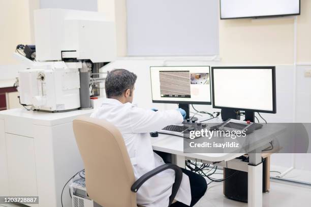 X Ray Spectrometer Photos and Premium High Res Pictures - Getty Images