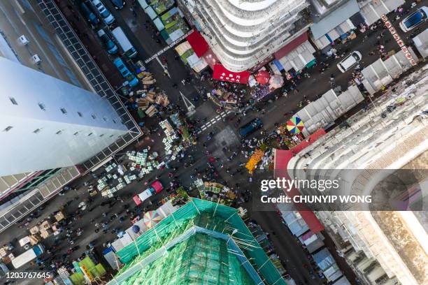 sham shui po gebiete in hong kong - aerial hong kong stock-fotos und bilder