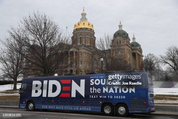 Dnc Bus 11,887 Presidential Bus Stock Photos, High-Res Pictures, and Images ...