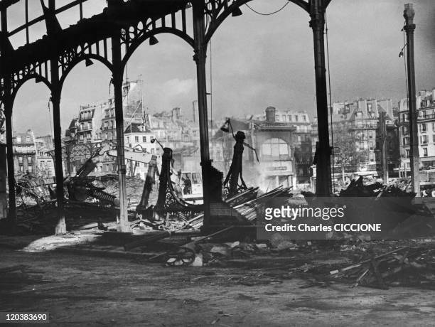 The Halles: Demolition Of The Covered Market In Paris, France In 1970 - Beaubourg, Les Halles, the covered market demolished.