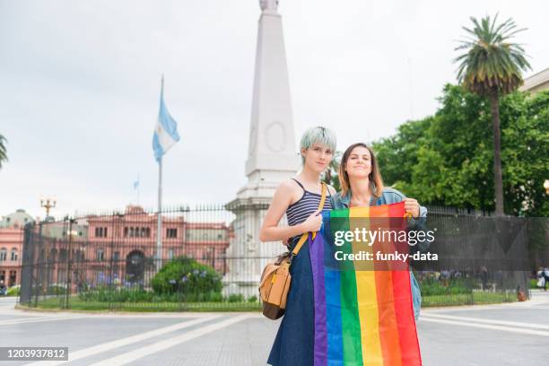 homosexualidad en américa latina - plaza de mayo fotografías e imágenes de stock