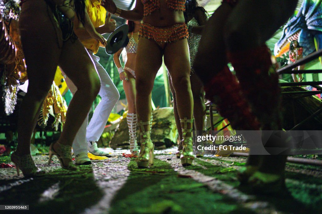 People celebrating and dancing brazilian carnival