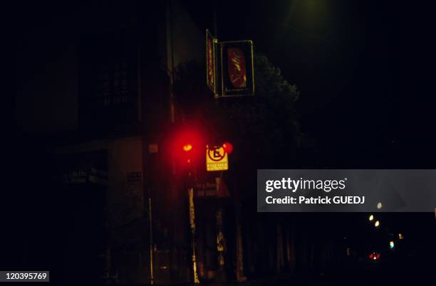 Red light at night in Mexico City, Mexico - Book "Exterieur Nuit".