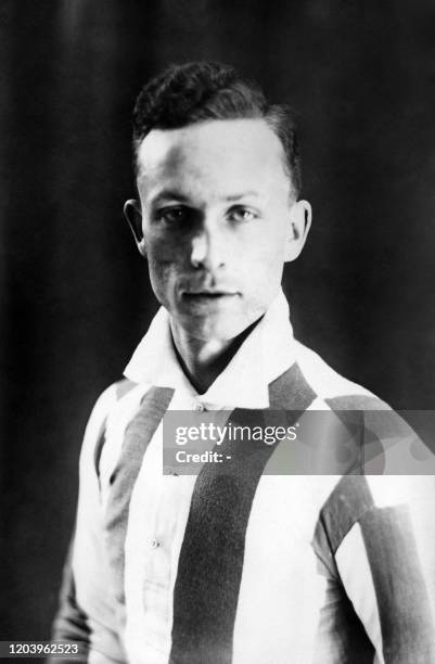 Photo prise dans les années 1920-1930 du footballeur, capitaine de l'équipe de France, Alexandre Villaplane . Mêlé à des affaires d'escroquerie à...