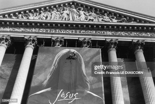 Christ in Paris, France in February, 2000 - The Christ, painting by Catherine Feff in a show by Robert Hossein , at the Madeleine. Rapho Agency has...