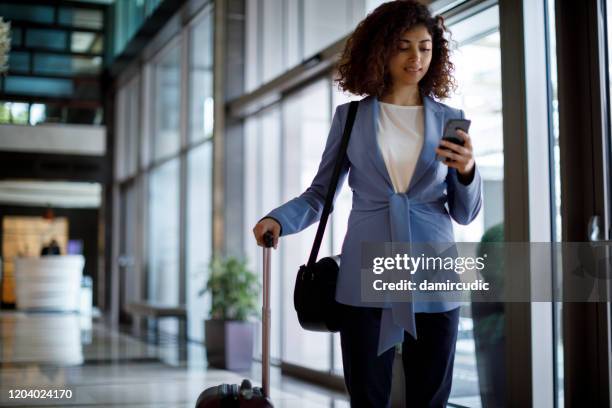 zakenreis - airport lounge luxury stockfoto's en -beelden