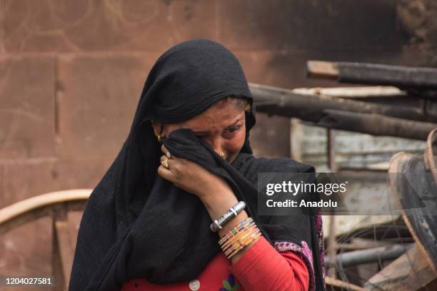 Crying Inid Indian Women Crying Photos and Premium High Res Pictures - Getty Images
