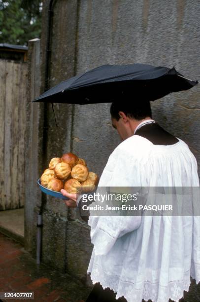 The Tea Buns In France In 1987 - Buns of tea time-a Country Priest: Father Quintin Montgomery Wright Scottish origin-Parish priest of Chamblac in...