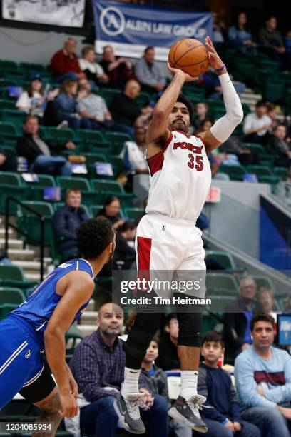 Gabe Vincent of the Sioux Falls Skyforce shoots against Cameron Payne of the Texas Legends during the fourth quarter on February 28, 2020 at Comerica...