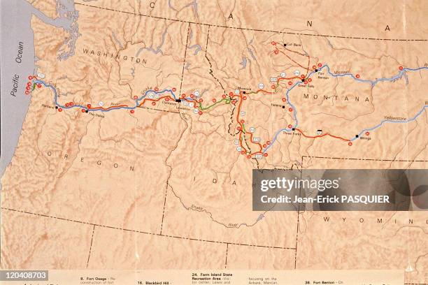On the tracks of Lewis and Clark in United States - Map of their journey.
