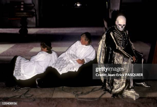 Salzburg, Austria in 1994 - The Death of the play Jedermann writer Hugo Von Hofmannsthal 1874-1929) waits before performing inside the cathedral use...