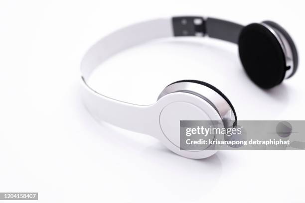 headphones on white background - kopfhörer freisteller stock-fotos und bilder