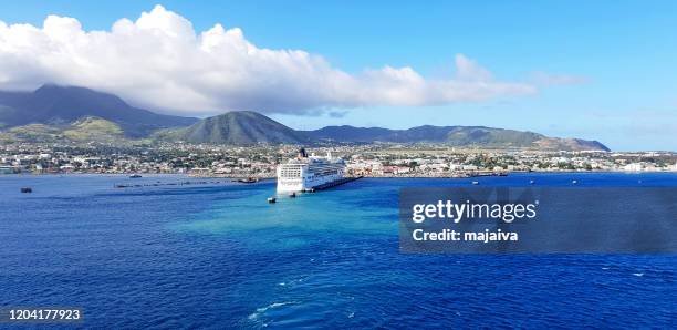 port zante en la ciudad de st. kitts, san cristóbal y nieves - san cristobal fotografías e imágenes de stock