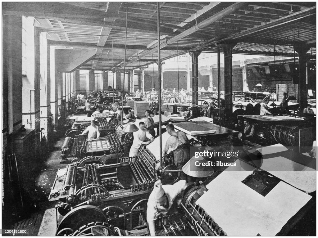 Antique photograph of the British Empire: Printing in the central hall of "La Belle Sauvage"