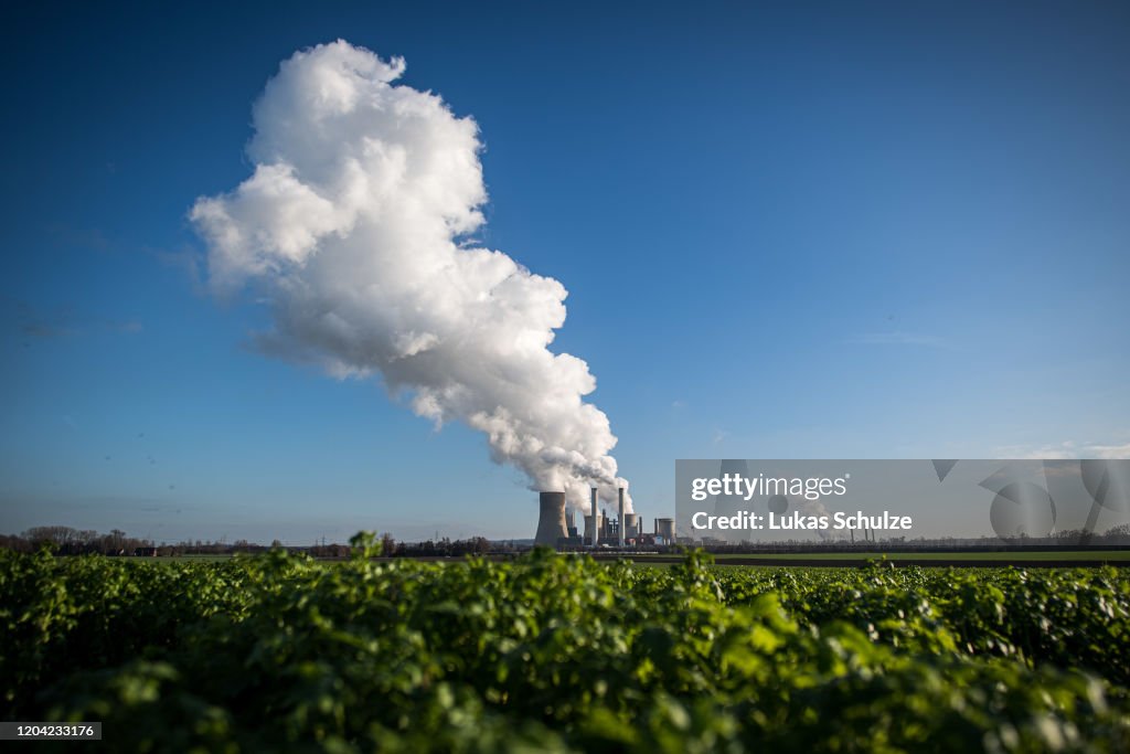 CO2 Emissions From Power Plants Down 12% Across EU