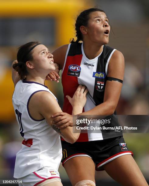 Kenynn Roux 19 Kelly Roux Stock Photos, High-Res Pictures, and Images - Getty Images