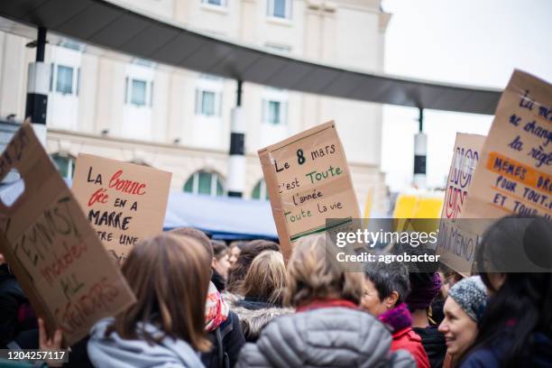 día internacional de la mujer en bruselas,bélgica - marzo fotografías e imágenes de stock