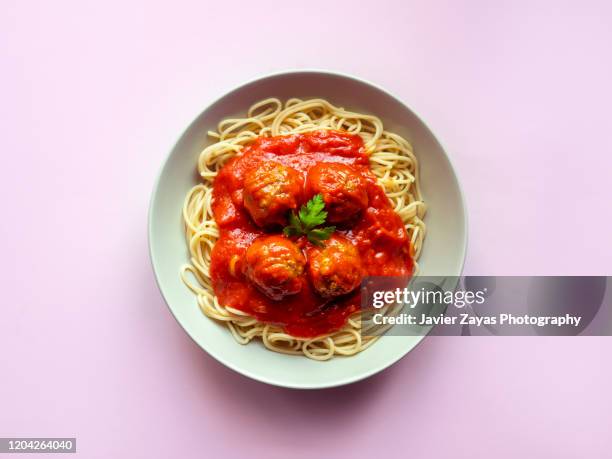 meatballs in spaghetti - food above ストックフォトと画像