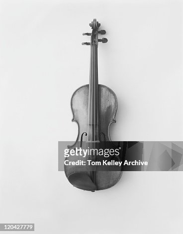 2,778 Black And White Violin Photos and Premium High Res Pictures - Getty  Images