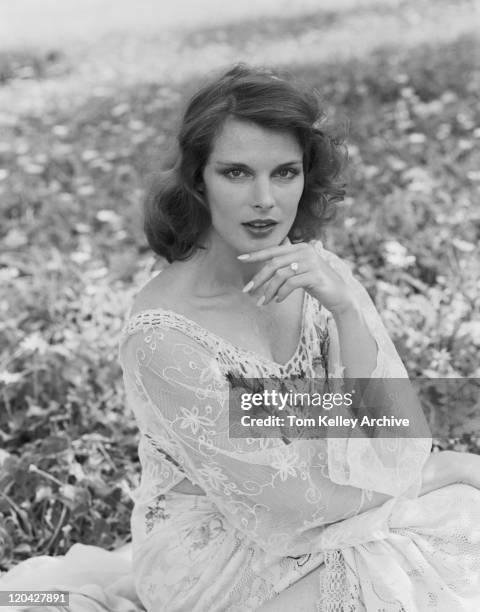 woman sitting in meadow, portrait - 1974 stock pictures, royalty-free photos & images