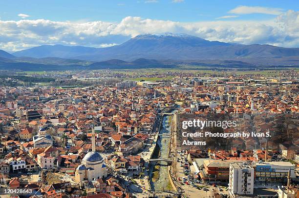 prizren, kosovo - kosovo stockfoto's en -beelden