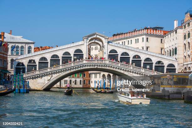 rialto bridge,venice - rialto bridge stock pictures, royalty-free photos & images