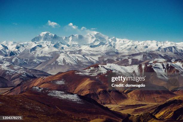 himalayan panorama on mount everest - himalayas stock pictures, royalty-free photos & images