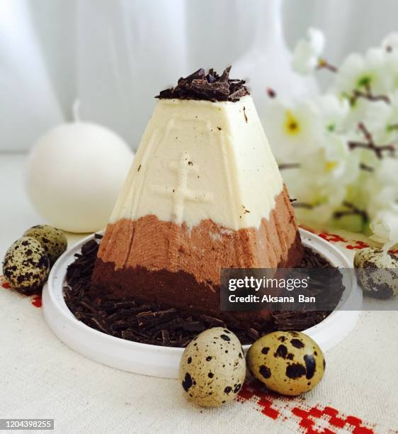 cottage cheese easter three chocolates for the easter holiday - cottage cheese stock pictures, royalty-free photos & images