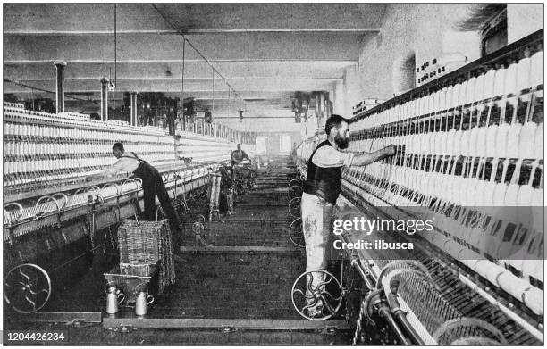 ilustraciones, imágenes clip art, dibujos animados e iconos de stock de fotografía antigua del imperio británico: molino de algodón de lancashire - fábrica textil