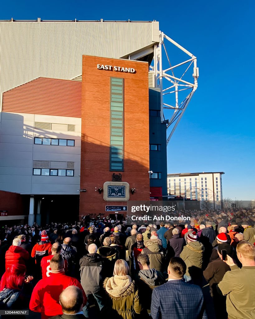 Manchester United Commemorate the Munich Air Disaster