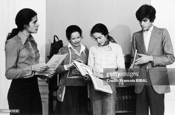 Valery Giscard d' Estaing - Anne-Aymone Giscard d' Estaing with her son and two daughters.