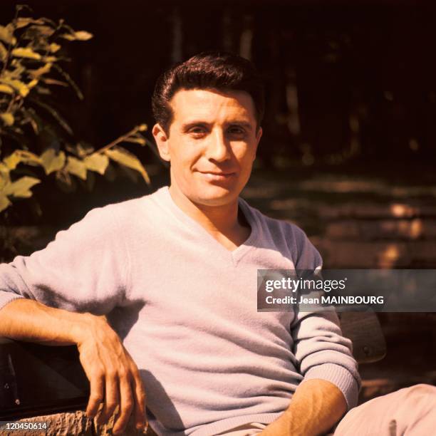 Portrait of Gilbert Becaud in France in the 1960s.