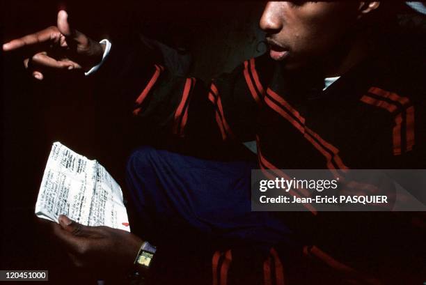 Sorane Rapper Soprano (Rapper) Photos et images de collection - Getty Images