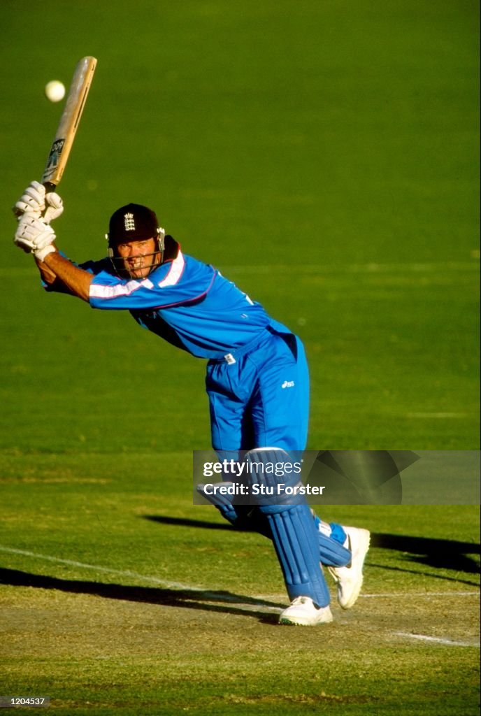 Carlton & United Graeme Hick