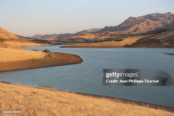 lack of water is one of the main issue in middle east nowadays, here a lake near palangan, kurdistan province, western iran - kurdistan stock-fotos und bilder