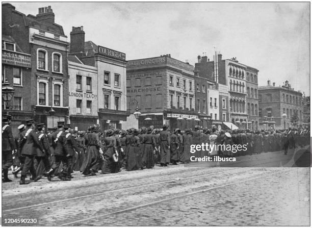 ilustraciones, imágenes clip art, dibujos animados e iconos de stock de fotografía antigua del imperio británico: procesión del ejército de salvación en east end, londres - salvation army