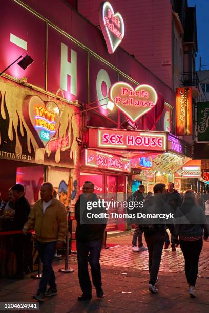 reeperbahn - sankt pauli stock-fotos und bilder